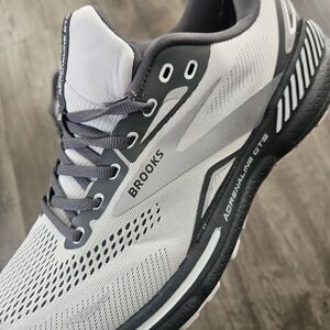 Brooks Men's Athletic Shoes in Gray and Black